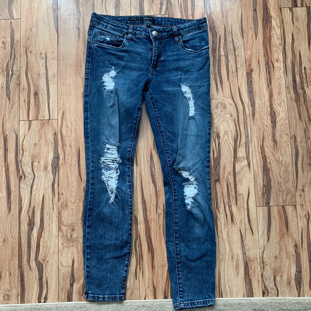 STS Blue destroyed skinny jeans sz 28